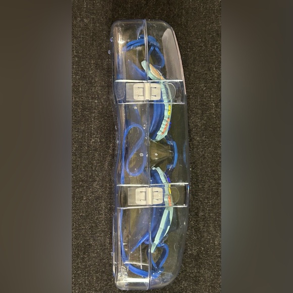 CoComelon Super-Soft Watertight Seal KIDS Swim Goggles - Picture 5 of 6